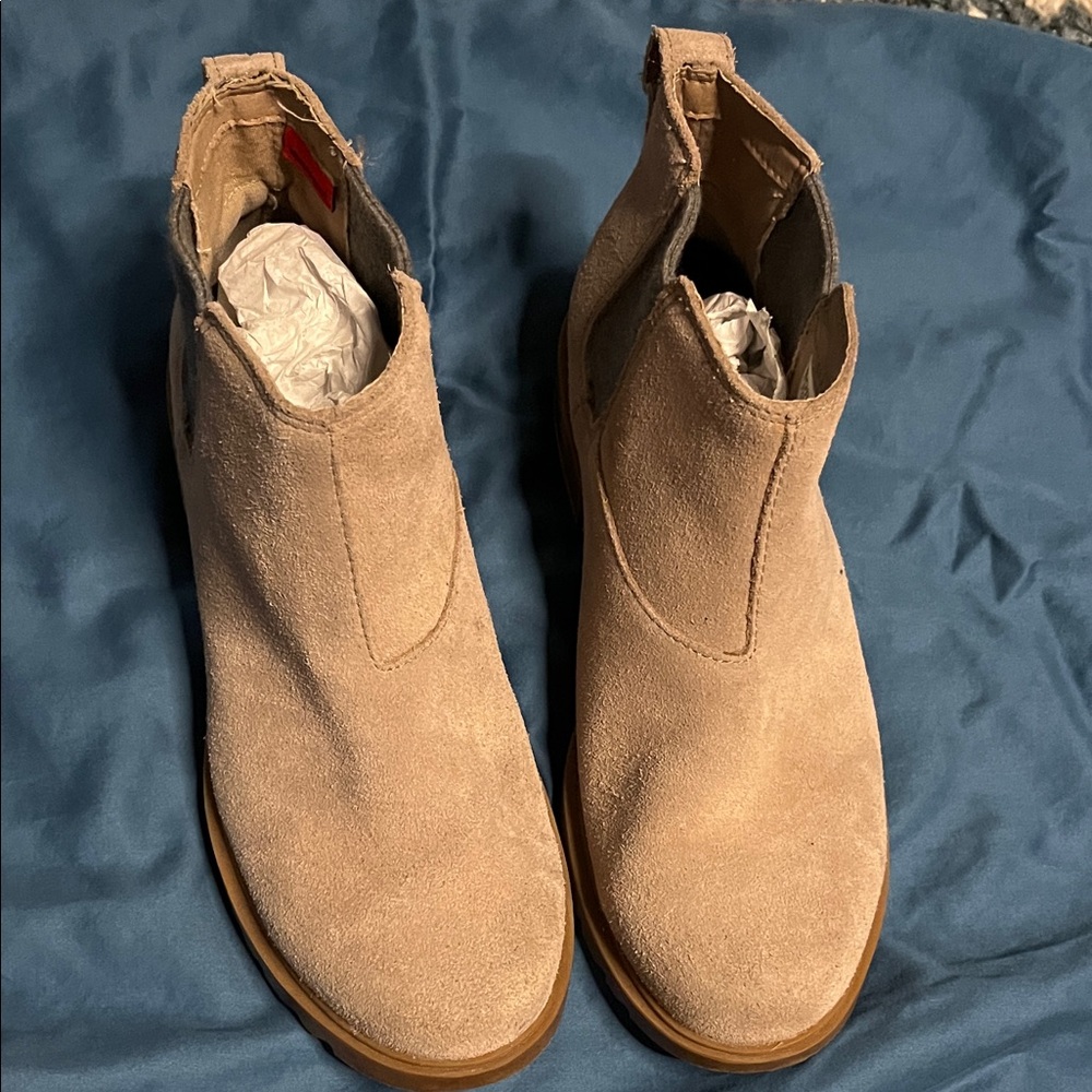 Sorel Waterproof Tan Suede Ankle Boots